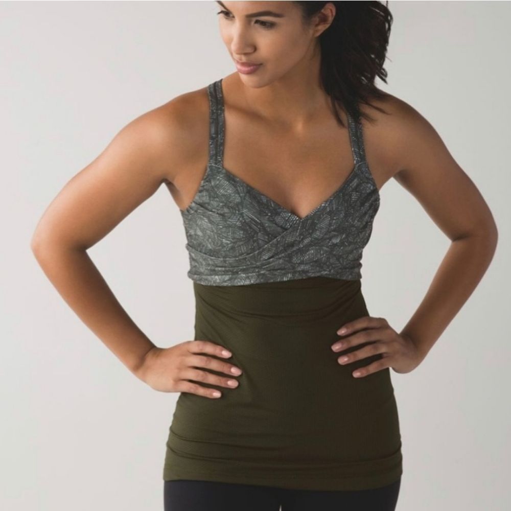 Lululemon Wrap It Up Tank Jazzy White Gator Green Tank Top Size 6